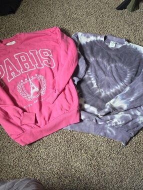 No Boundaries Navy Blue Tie-Dye Crewneck Sweatshirt, And Pink PARIS crewneck